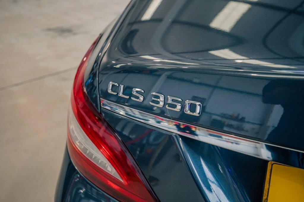Mercedes-Benz CLS 3L Amg Line Grey #3