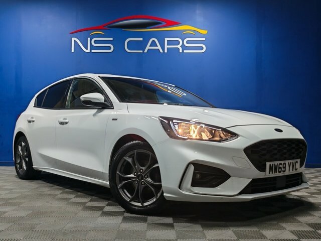 Ford Focus Ecoboost St-line Hatchback White