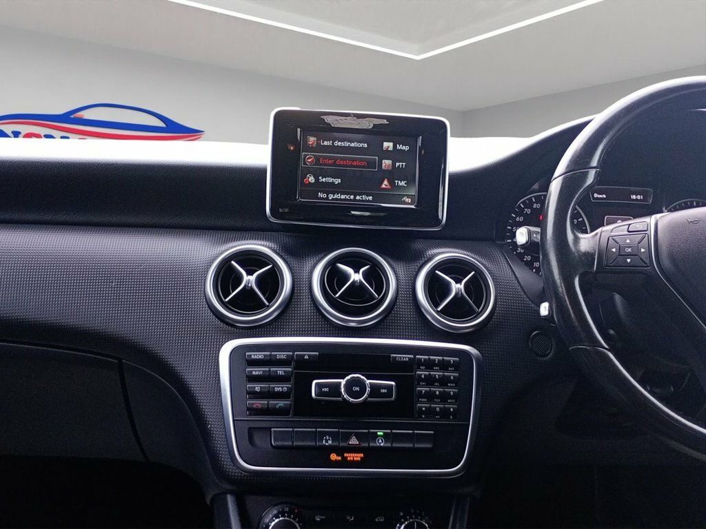 Mercedes-Benz A Class A180 Sport Map Pilot White #18