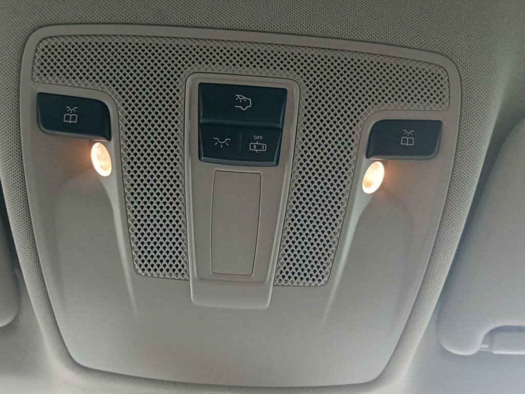 Mercedes-Benz A Class A180 Sport Map Pilot White #37