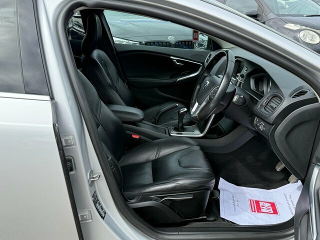 Volvo V40 D4 Se Lux Nav Silver #4