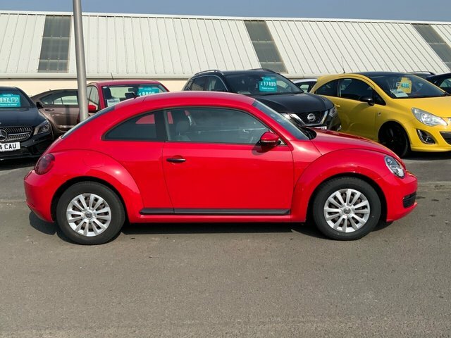 Volkswagen Beetle Tdi Bluemotion Technology Red #2