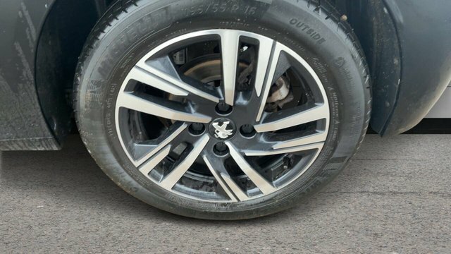 Peugeot 208 Puretech Active Premium Plus Ss Grey #9