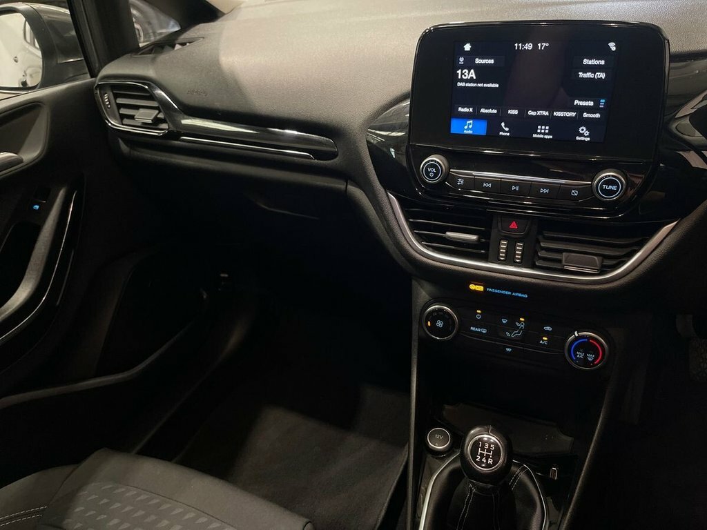 Ford Fiesta 1.1 Zetec Navigation Black #38
