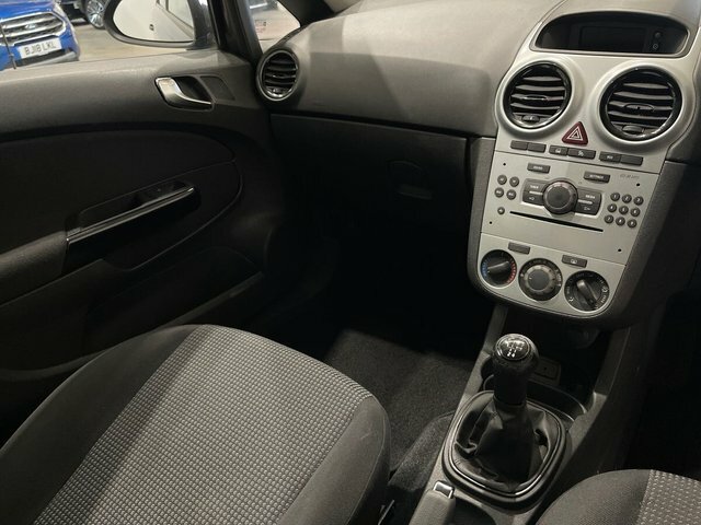 Vauxhall Corsa 1.4 16V Se Euro 5 White #14