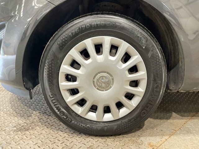 Vauxhall Corsa 1.4 16V Se Euro 5 White #22