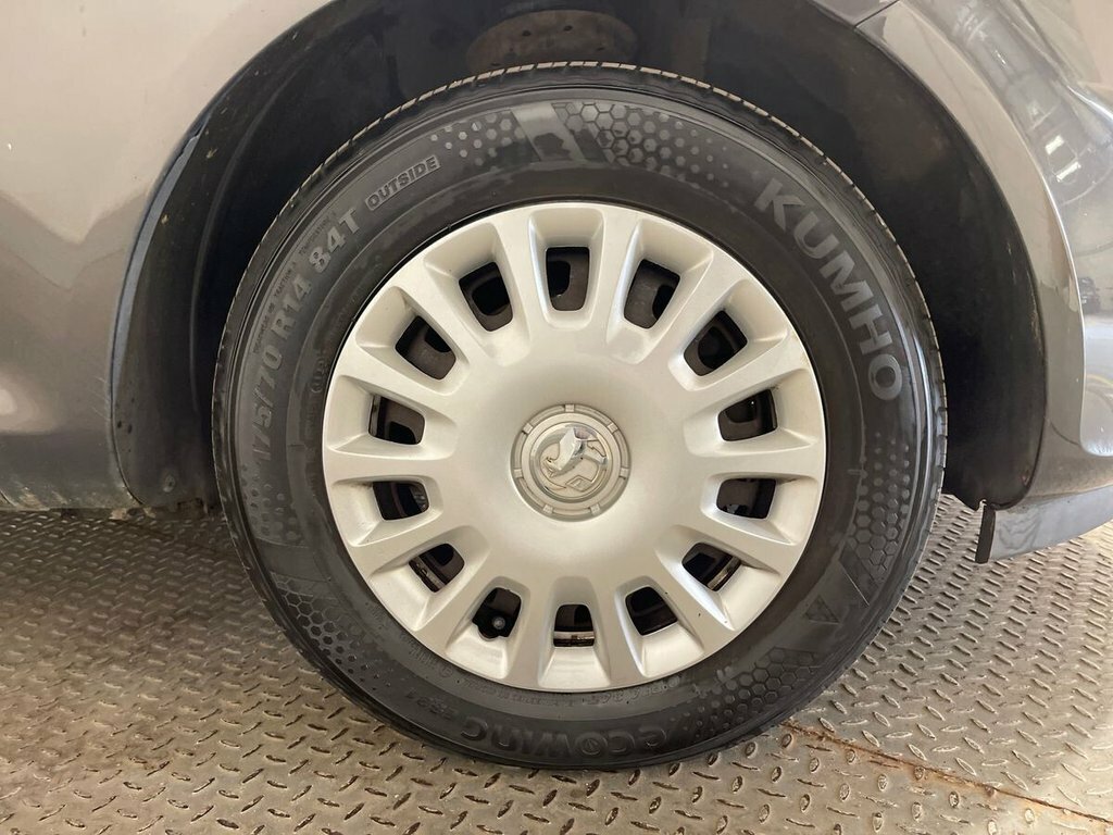 Vauxhall Corsa 1.4 16V Se Euro 5 White #41