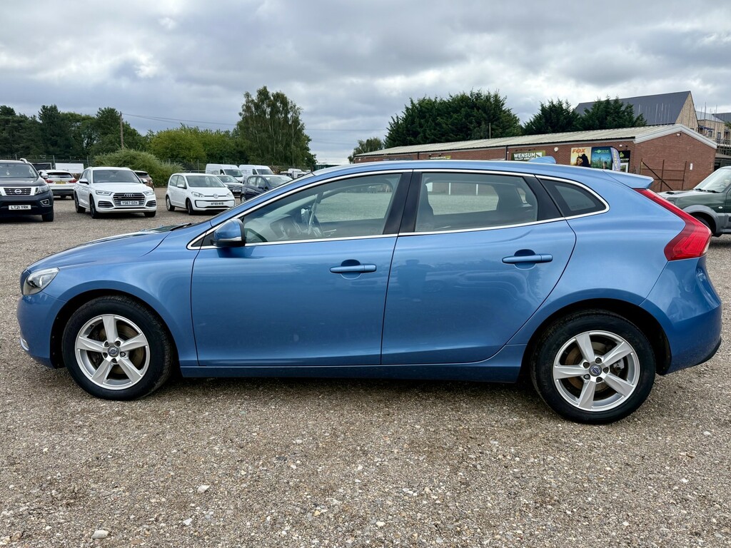 Volvo V40 2.0 Se T2 2016 Blue #4