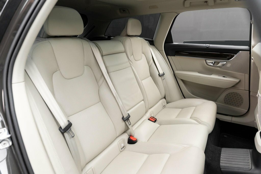 Volvo V90 D4 R-design Plus Blue #33