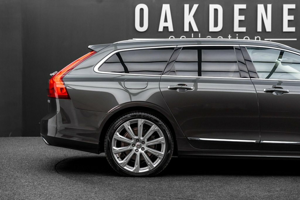 Volvo V90 D4 R-design Plus Blue #40