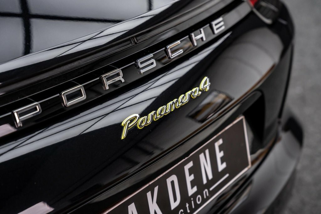 Porsche Panamera 4 Pdk White #40