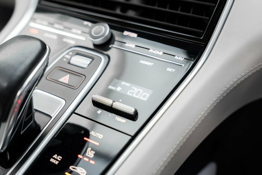 Porsche Panamera 4 Pdk White #39