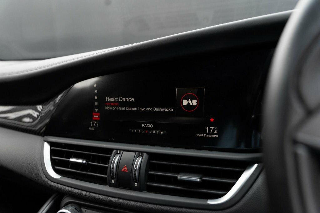 Alfa Romeo Giulia 2.2 Jtdm-2 180 Tecnica Red #18