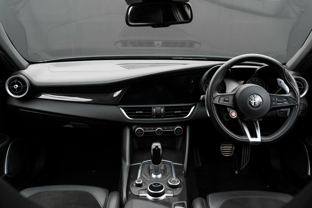 Alfa Romeo Giulia 2.2 Jtdm-2 180 Tecnica Red #14