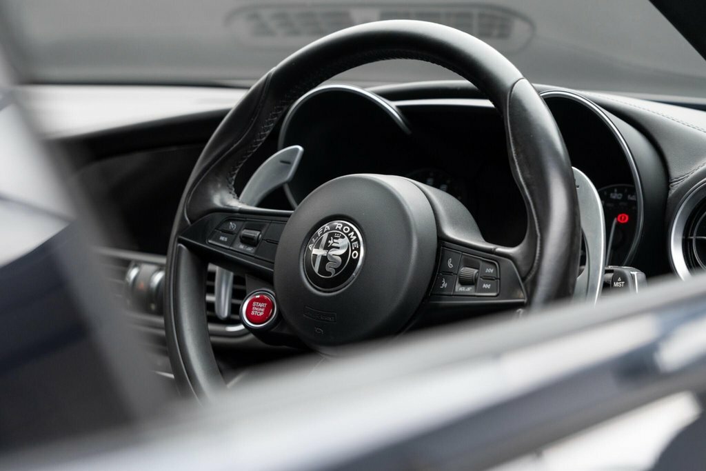 Alfa Romeo Giulia 2.2 Jtdm-2 180 Tecnica Red #27