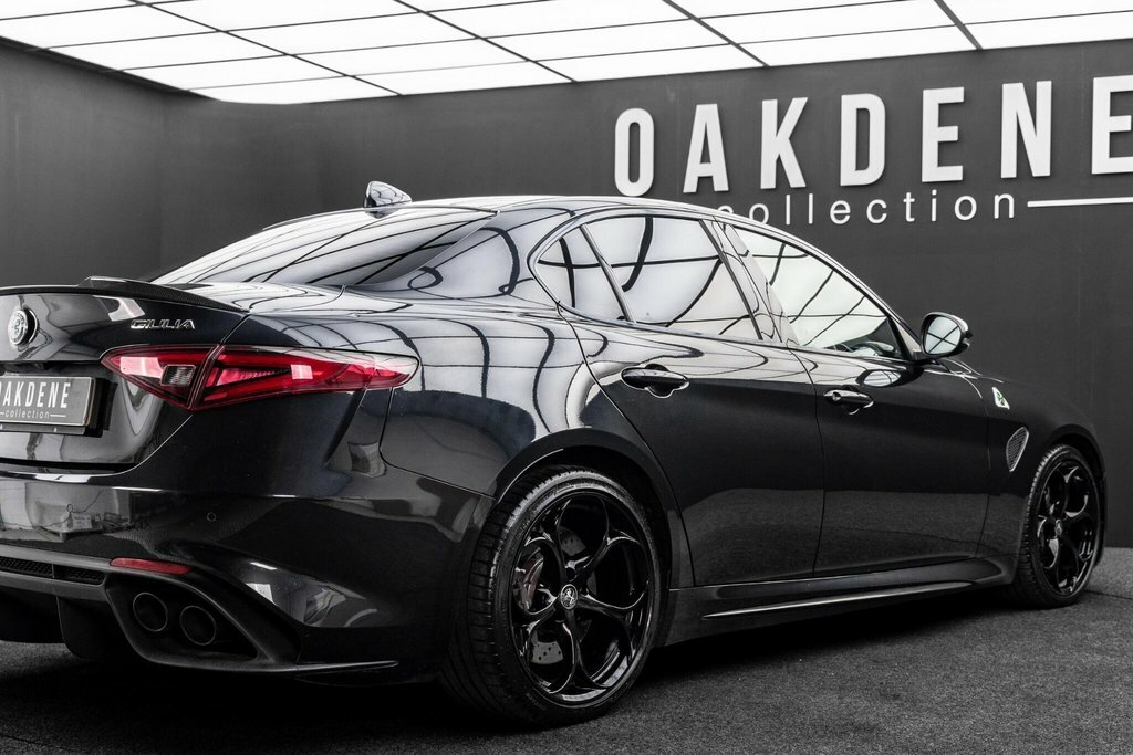 Alfa Romeo Giulia 2.2 Jtdm-2 180 Tecnica Red #26