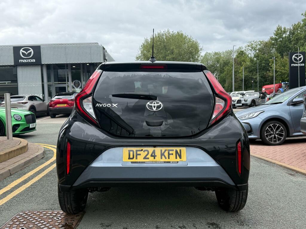 Toyota Aygo X 1.0 Vvt-i Edge Grey #4