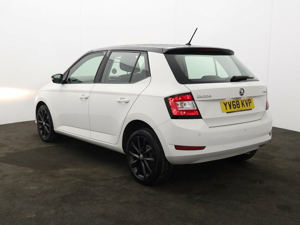 Skoda Fabia 1L Colour Edition YV68KVP White #5