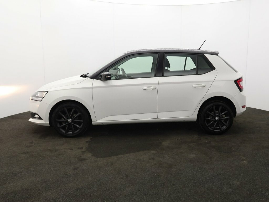 Skoda Fabia 1L Colour Edition YV68KVP White #4