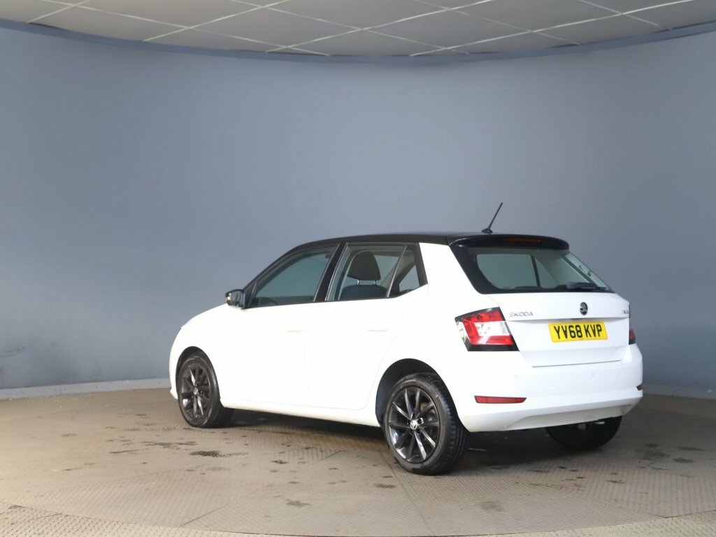 Skoda Fabia 1L Colour Edition White #4