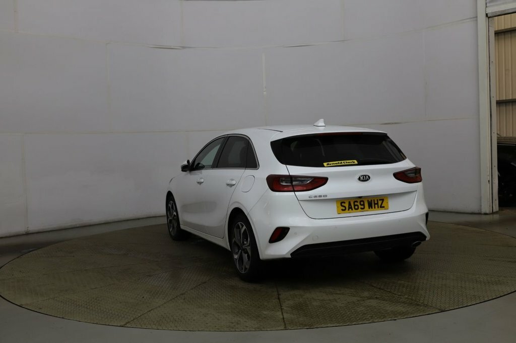 Kia Ceed 1L 3 White #5