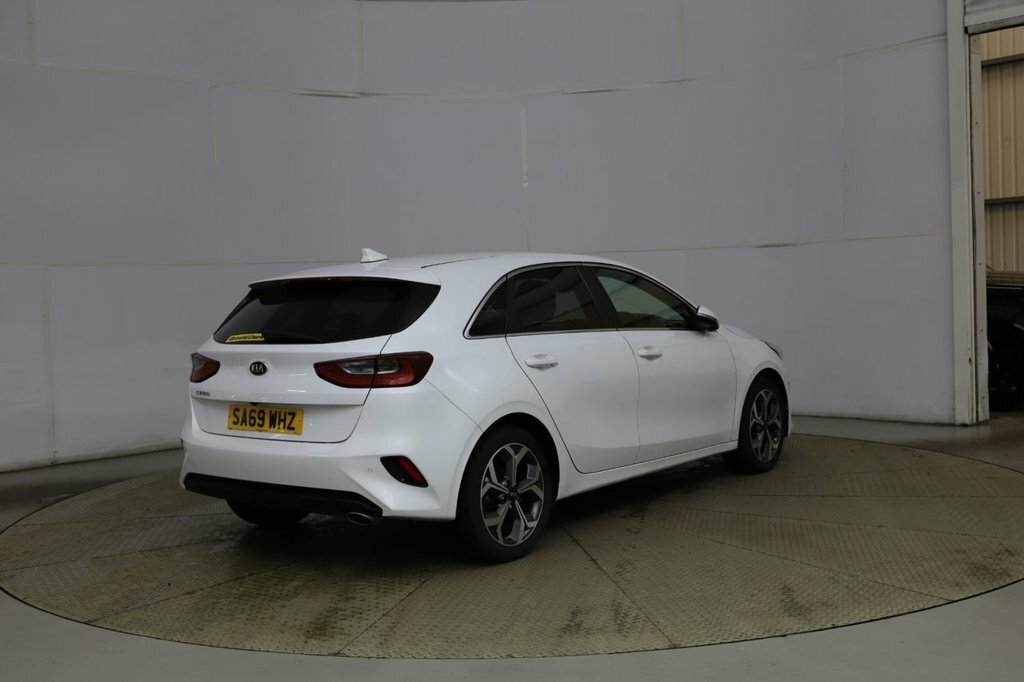 Kia Ceed 1L 3 White #6