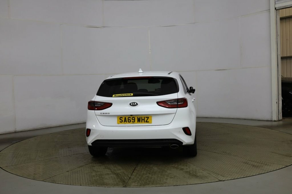 Kia Ceed 1L 3 White #4