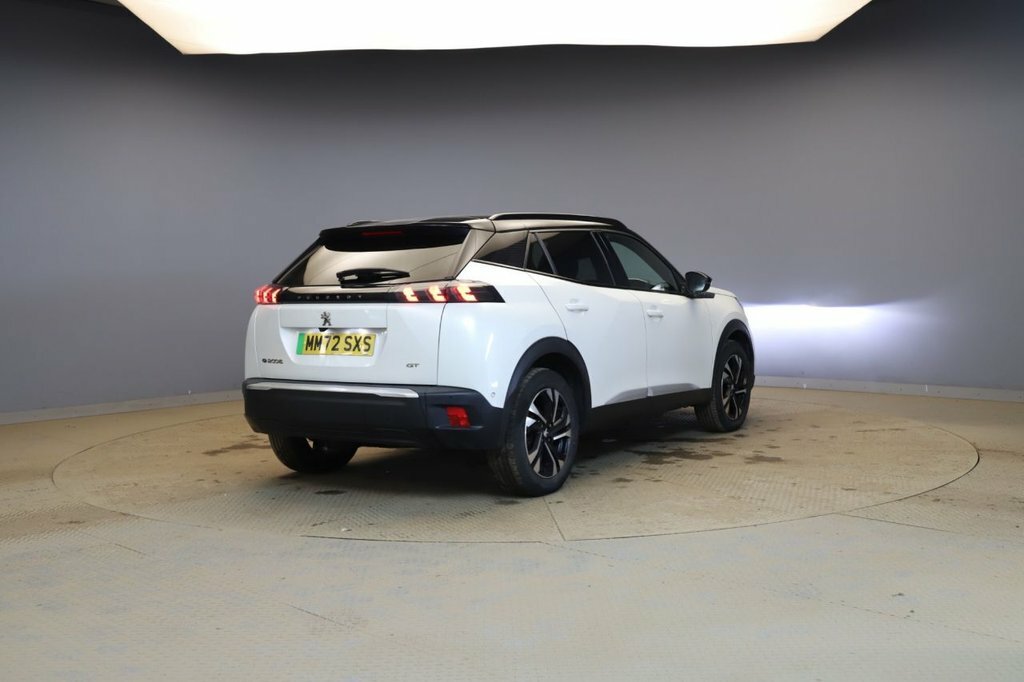 Peugeot e-2008 Suv White #6