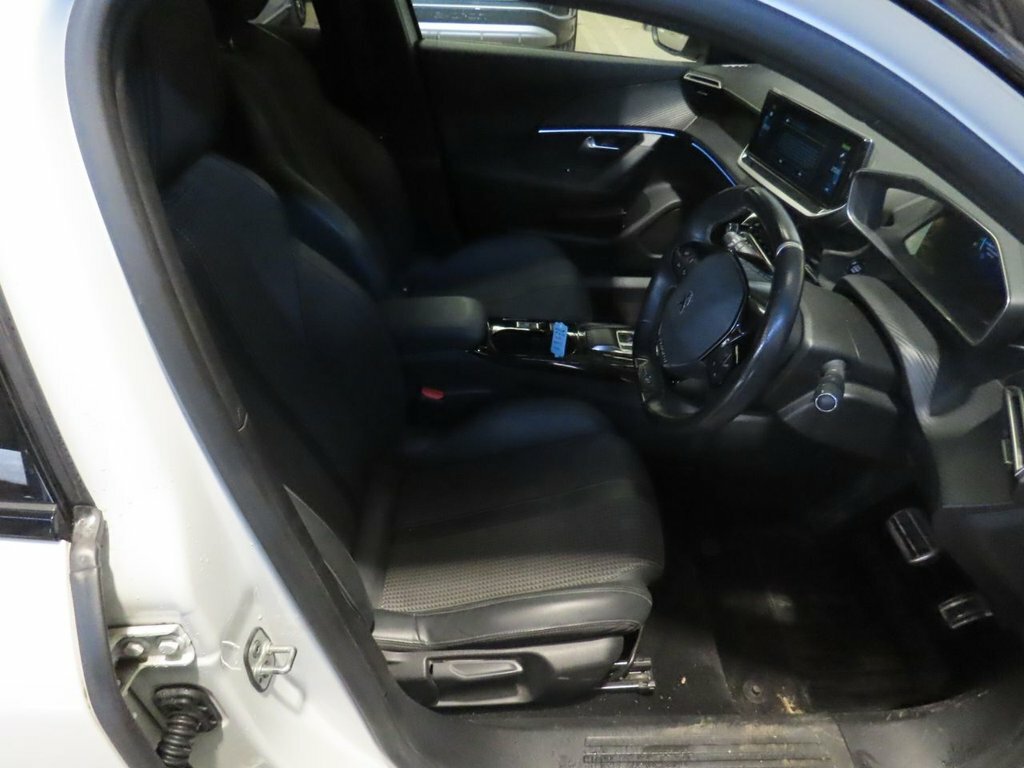 Peugeot e-2008 Suv Orange #10