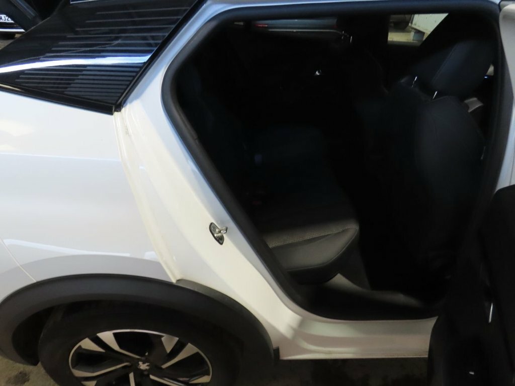 Peugeot e-2008 Suv Orange #8