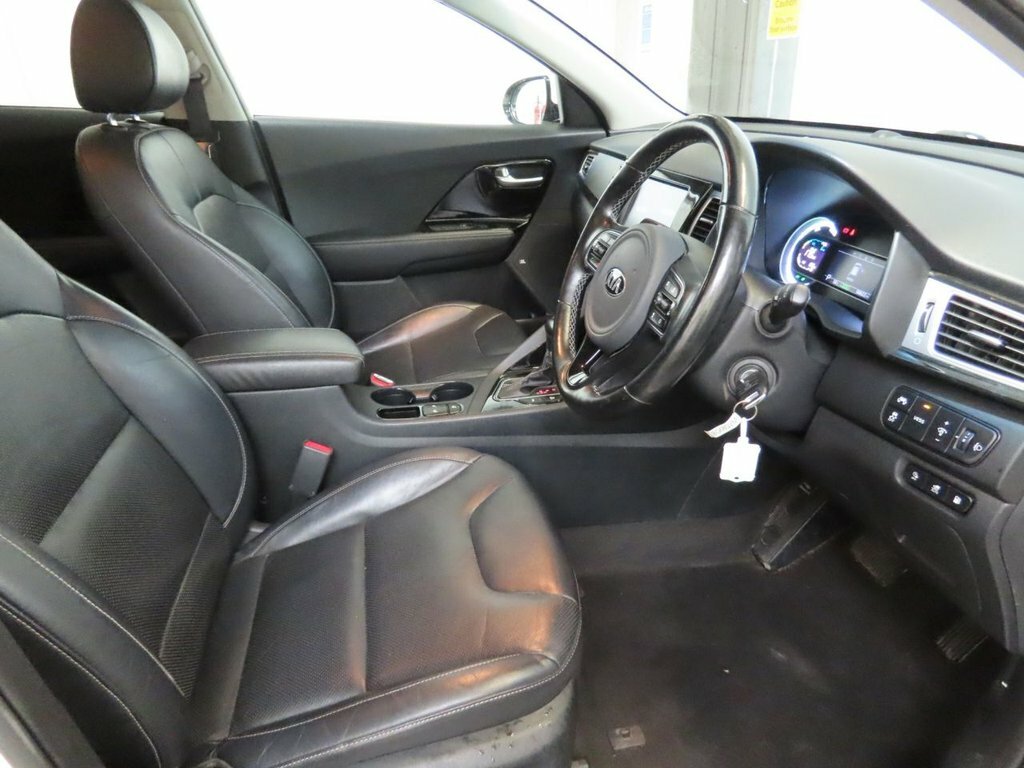 Kia Niro 3 Owner Red #7