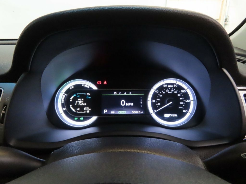 Kia Niro 3 Owner Red #9