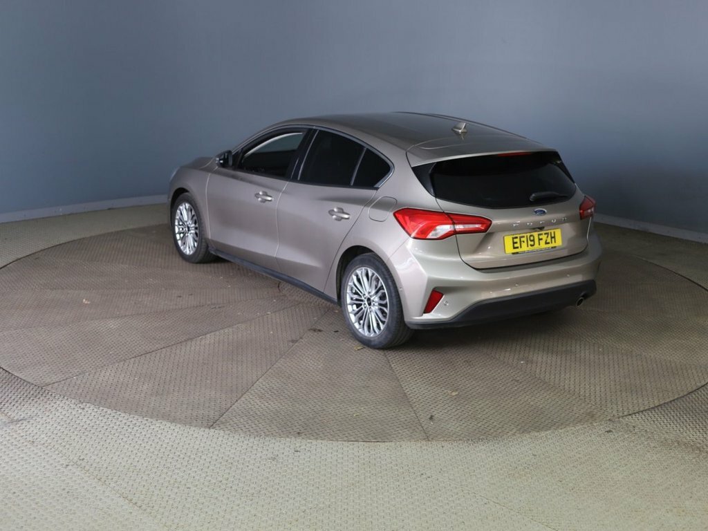 Ford Focus 1L Titanium X Silver #5
