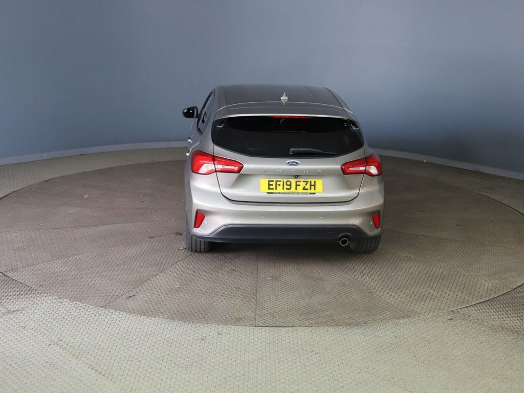 Ford Focus 1L Titanium X Silver #4