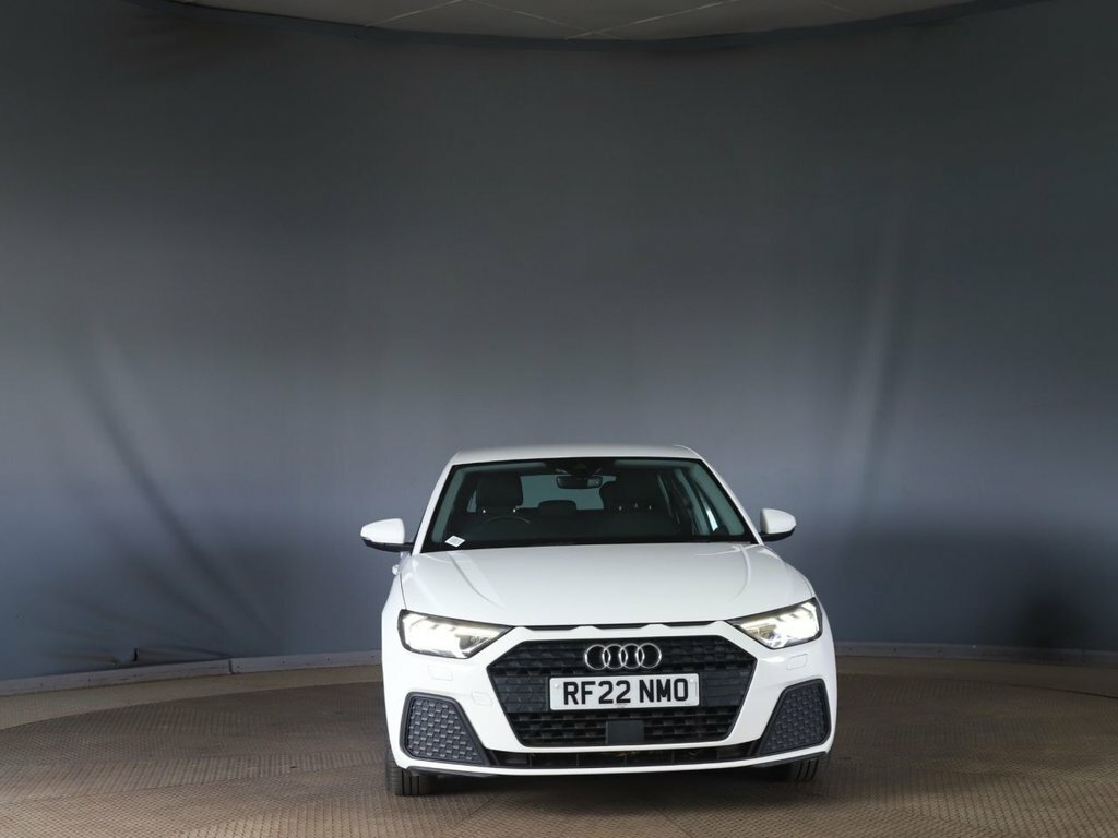 Audi A1 1L Technik White #2