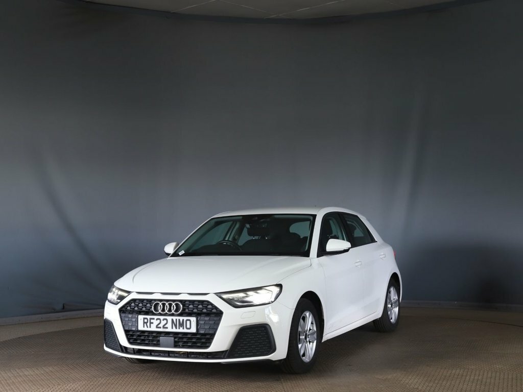 Audi A1 1L Technik White #3