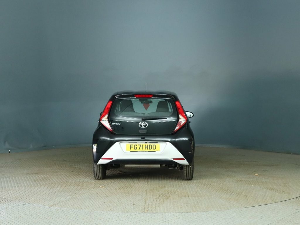 Toyota Aygo 1L X-play Black #3