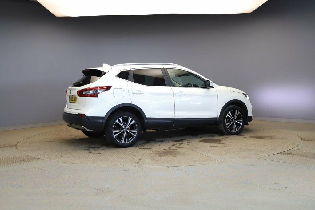 Nissan Qashqai 1.3L N-connecta White #5