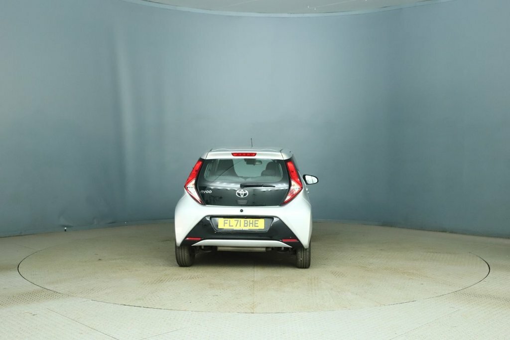 Toyota Aygo 1L X-play Silver #4