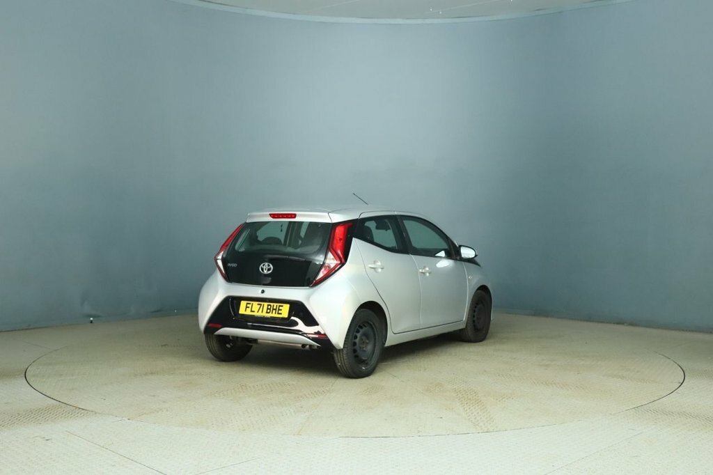 Toyota Aygo 1L X-play Silver #6