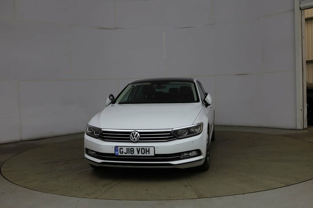 Volkswagen Passat 2L Gt White #2