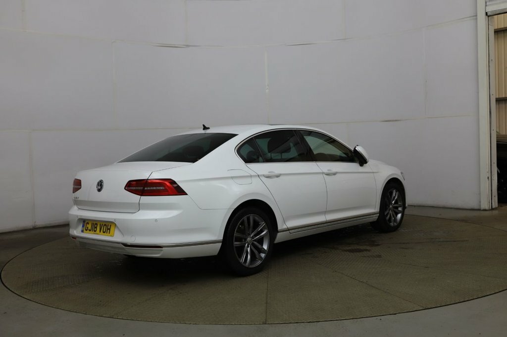 Volkswagen Passat 2L Gt White #6