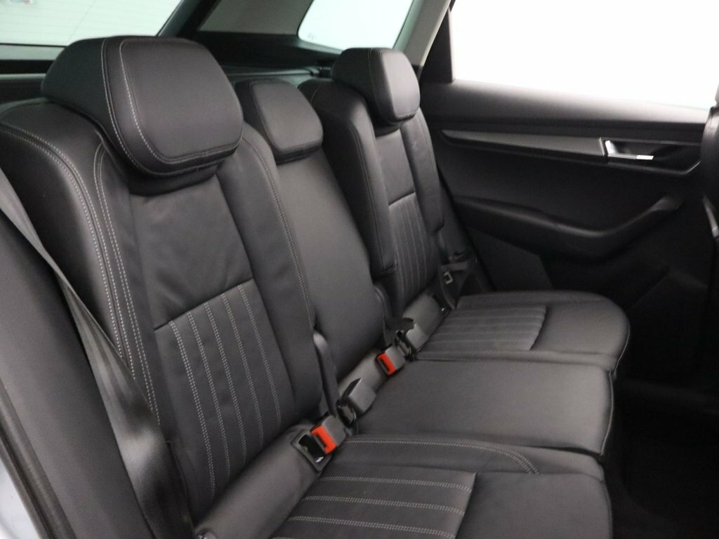 Skoda Karoq Se Tsi White #38