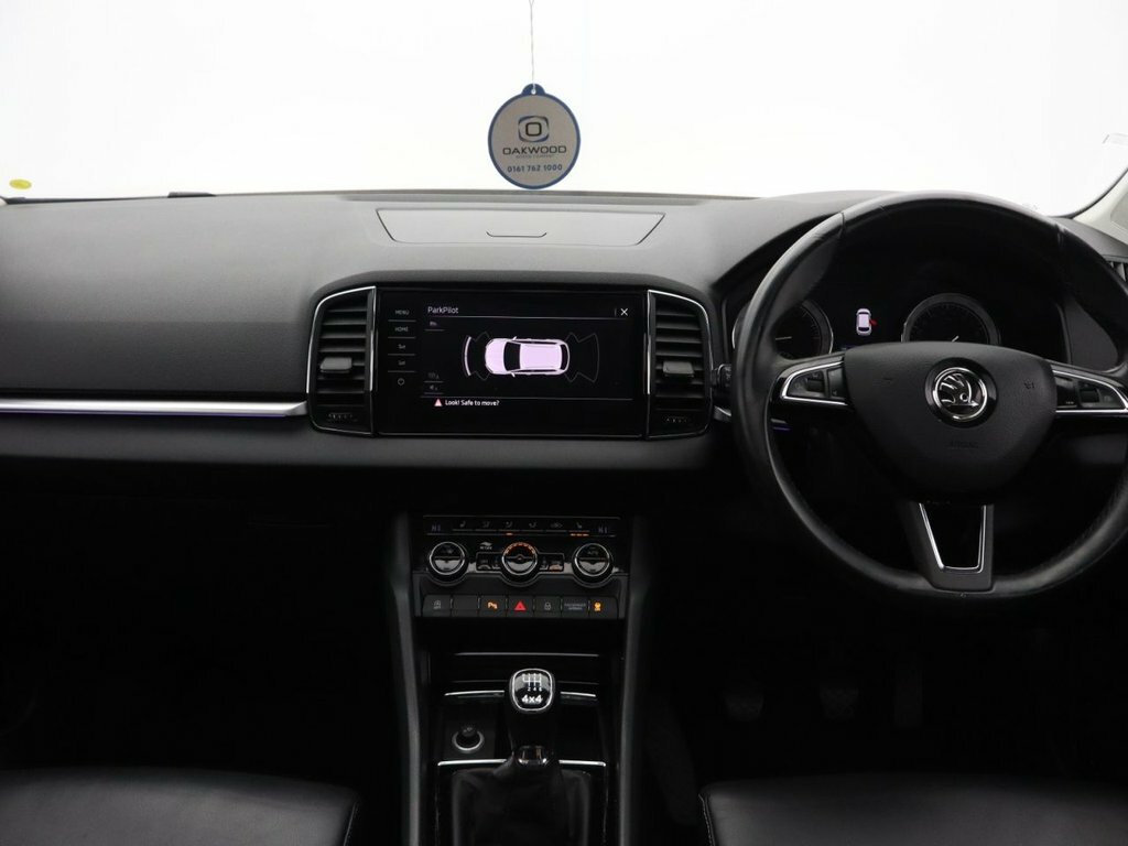 Skoda Karoq Se Tsi White #9