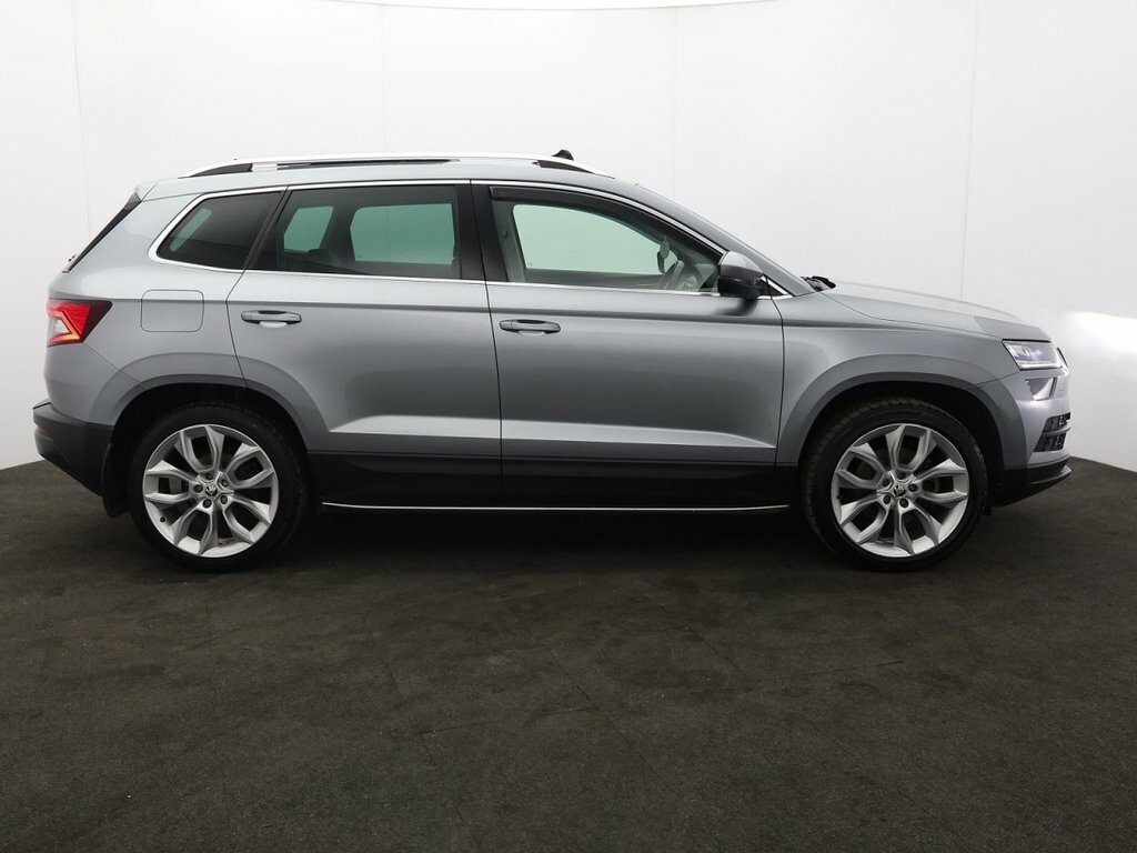 Skoda Karoq Se Tsi White #8