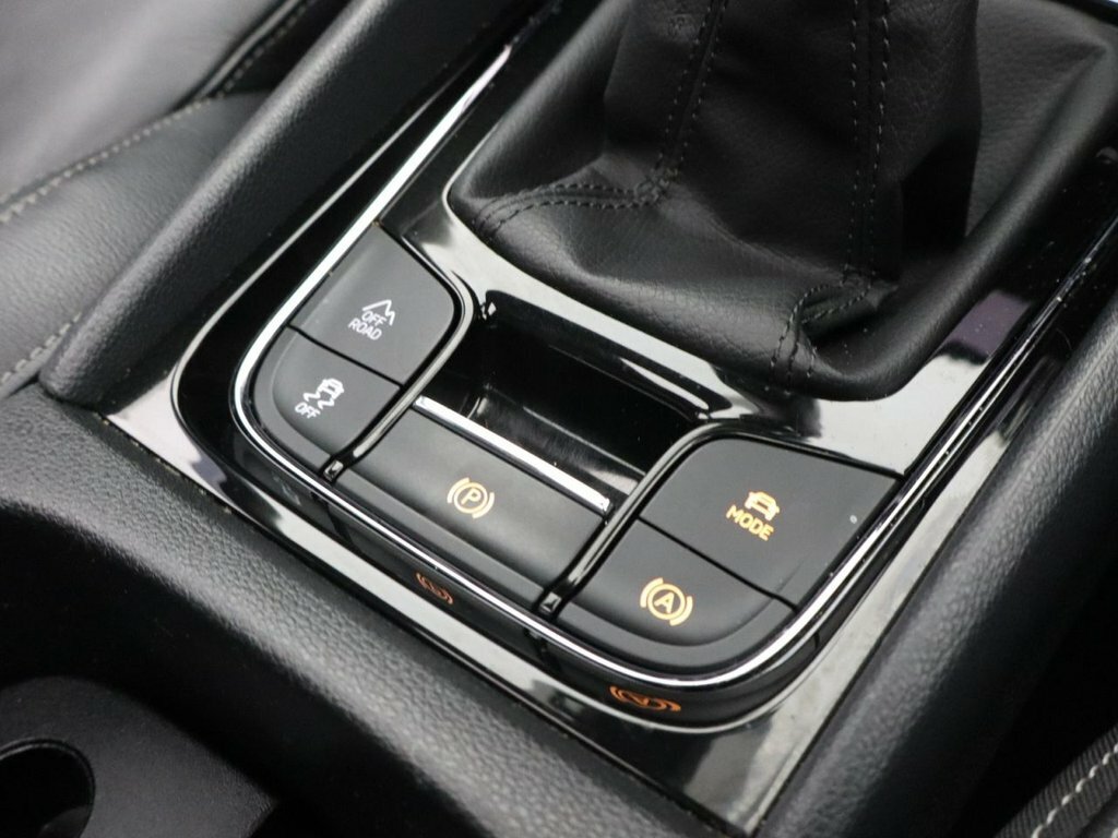 Skoda Karoq Se Tsi White #22