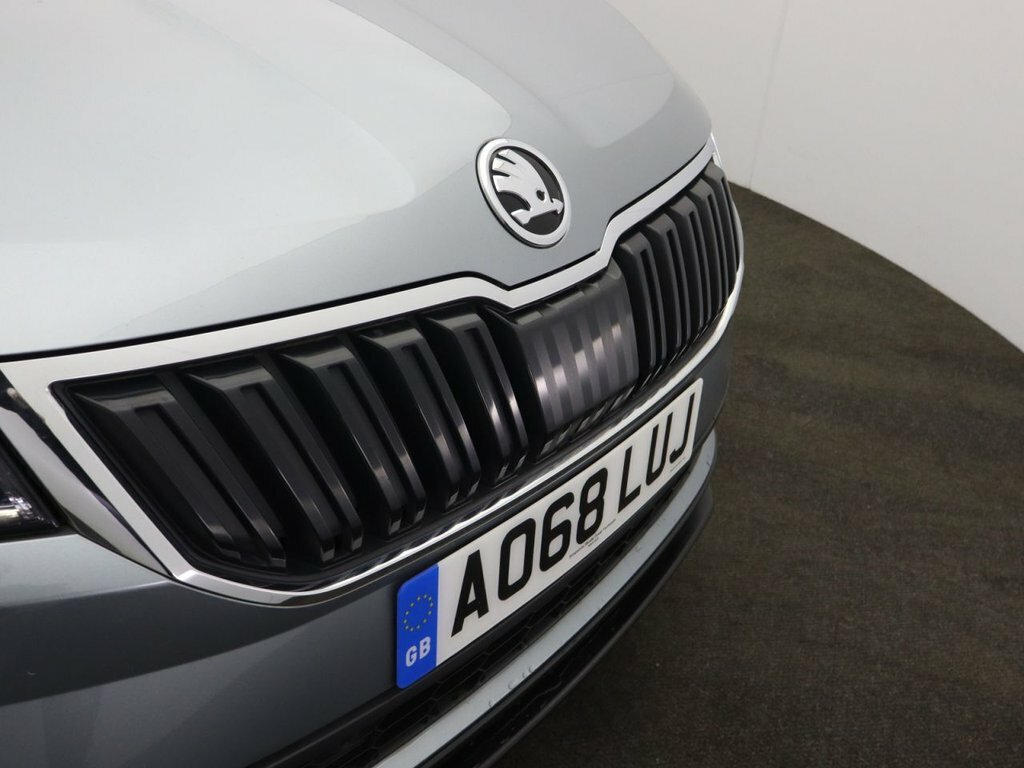 Skoda Karoq Se Tsi White #52