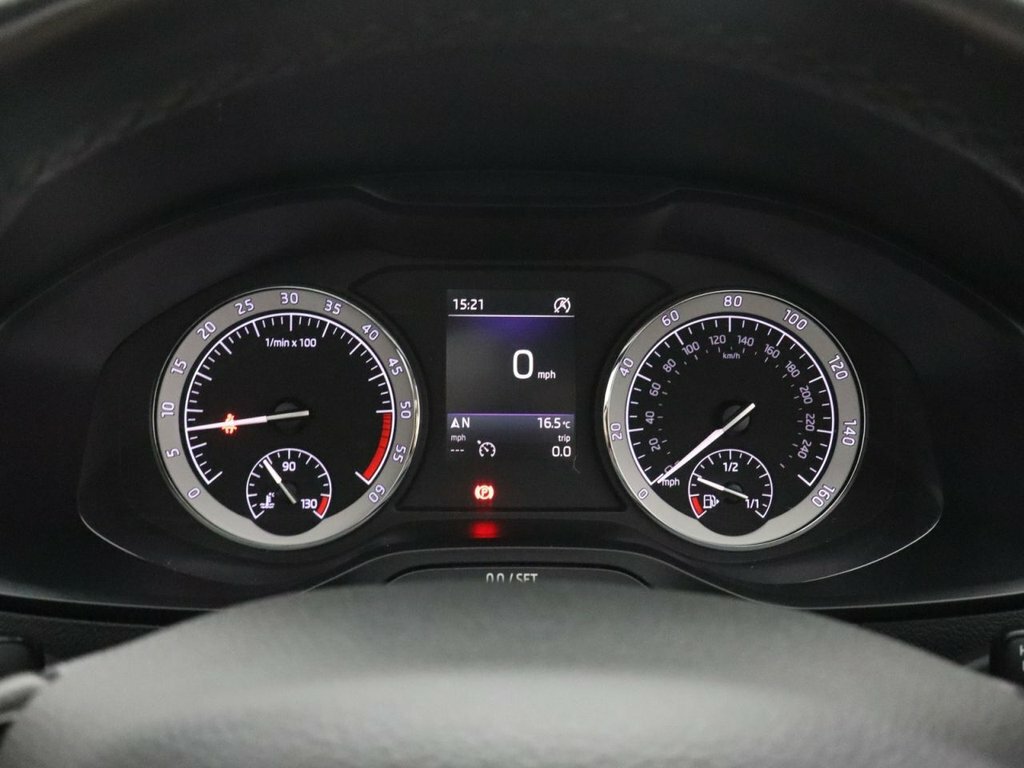 Skoda Karoq Se Tsi White #17