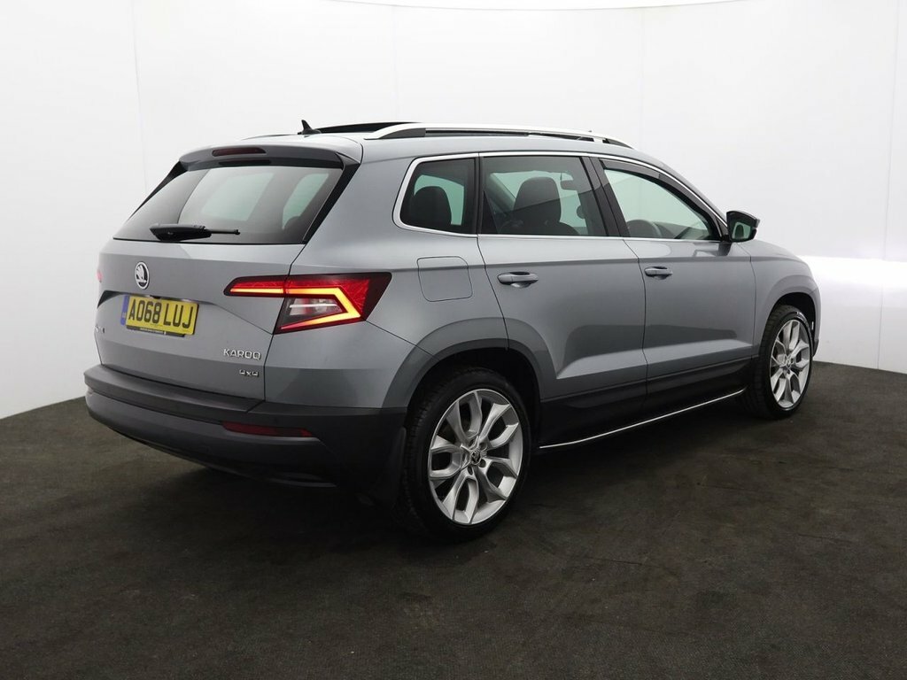 Skoda Karoq Se Tsi White #7