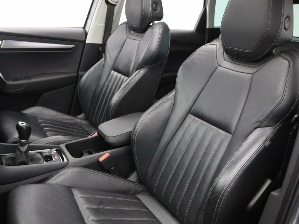 Skoda Karoq Se Tsi White #37